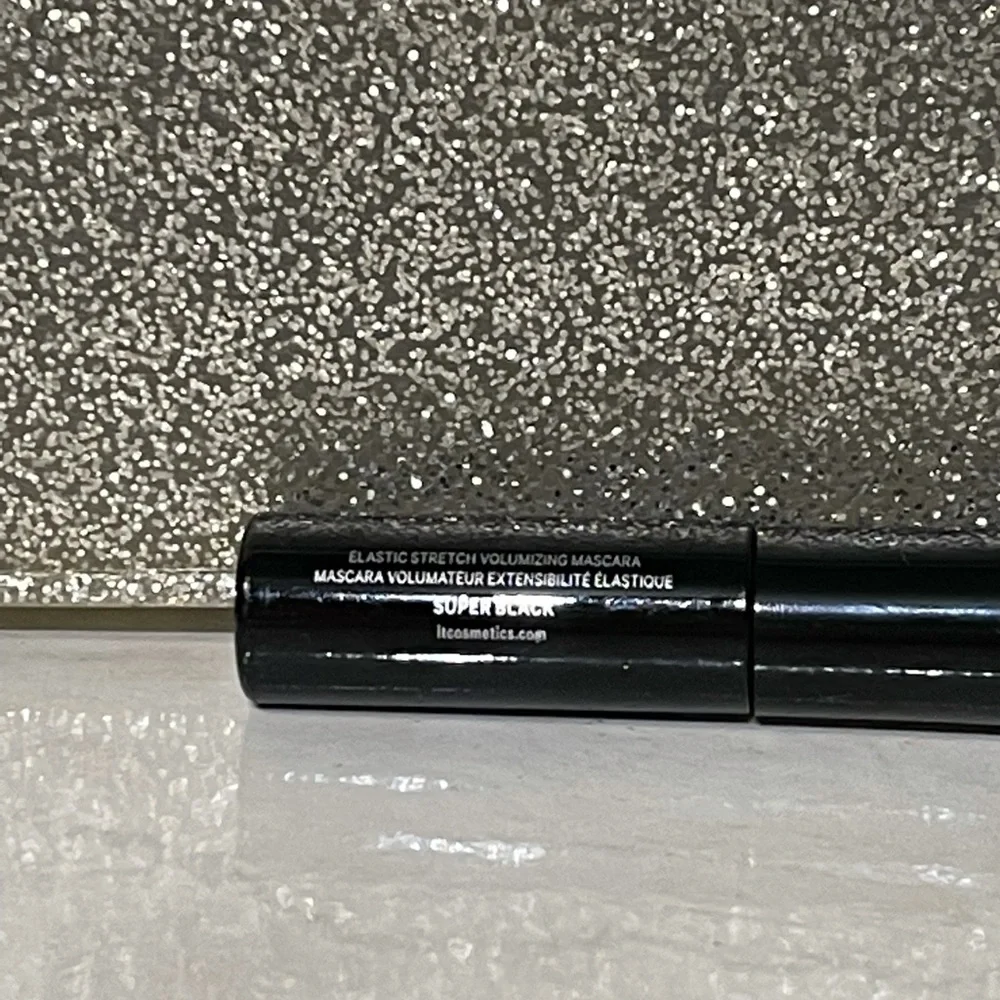 5 for $25 item 🌺 Mini It Cosmetics Superhero Mascara